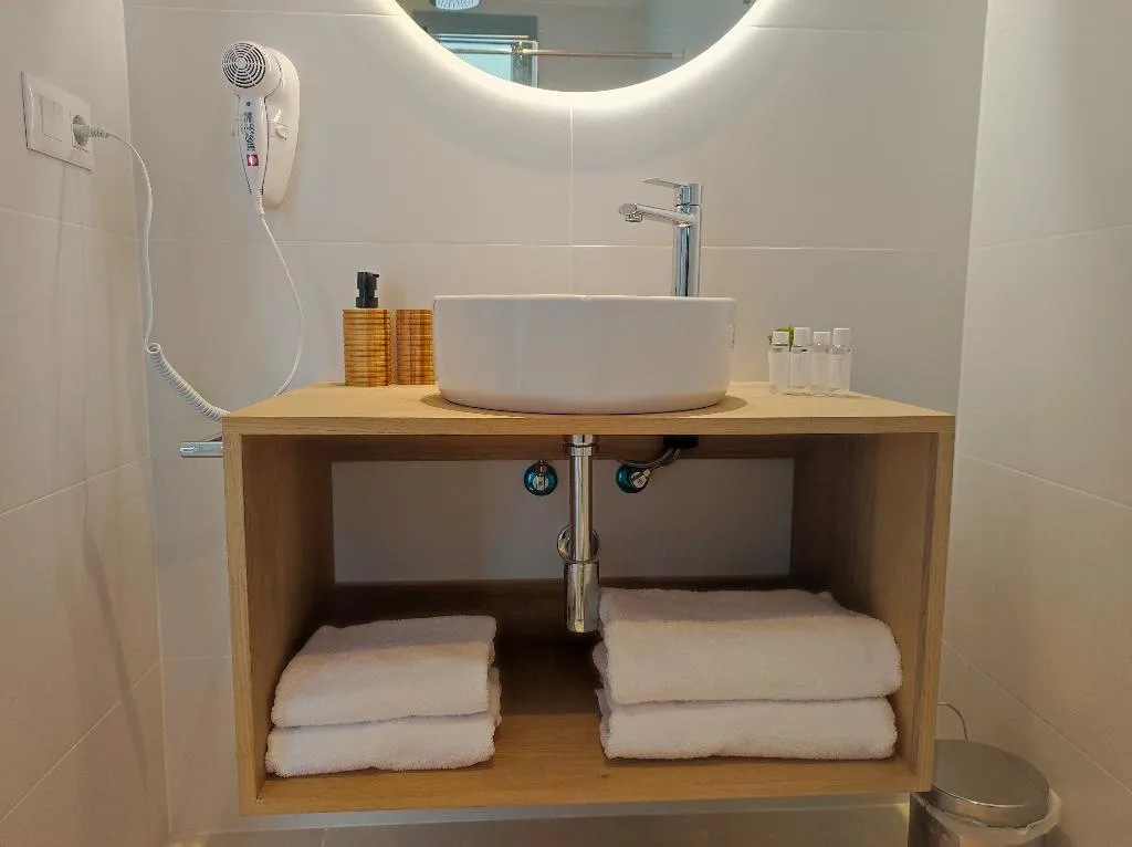 DOUBLE CLASSIC Room, MYO Barcelona Hotel & Apartments, Barcelona