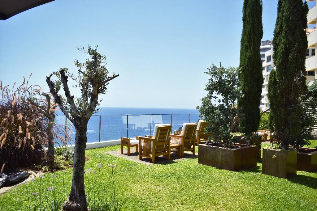 Terrace, Madeira Regency Cliff, Madeira