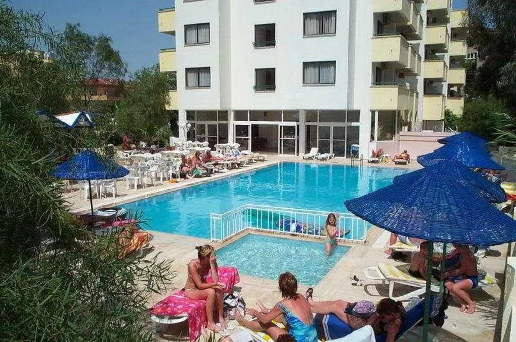 Pool, Munamar Park, Dalaman