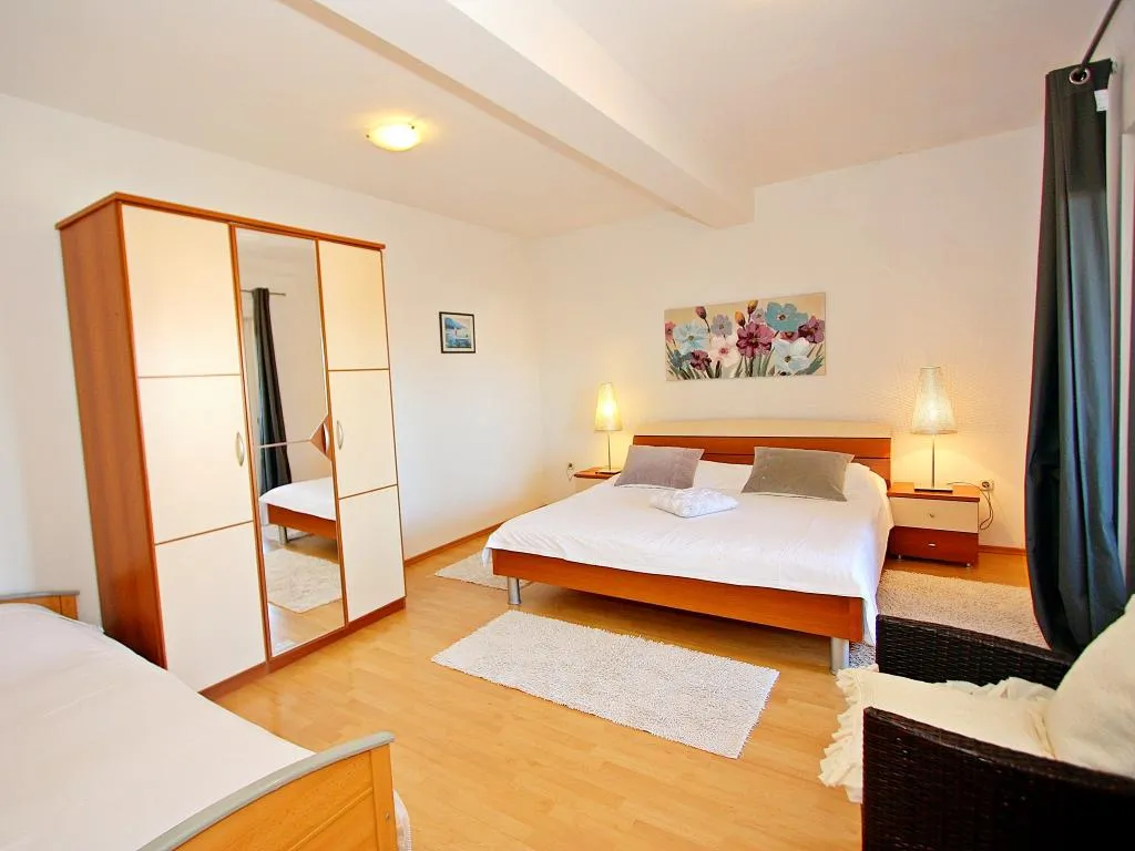 APARTMENT CAPACITY 6 Room, Apartments Maria, Split