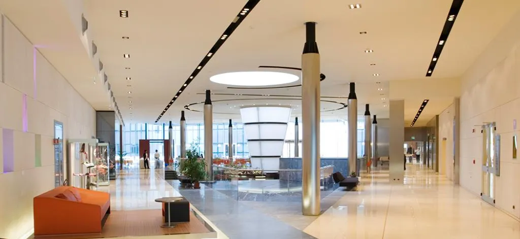 Lobby, UNA HOTELS T Hotel Cagliari, Cagliari