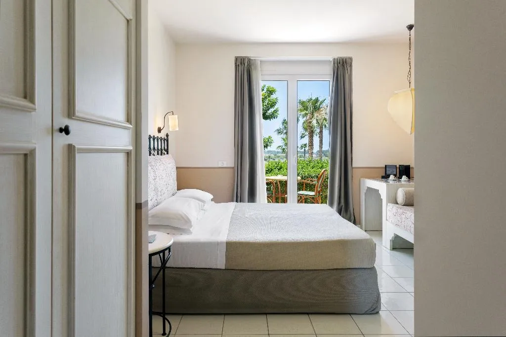 TRIPLE STANDARD Room, Mangia's Selinunte Resort, Palermo