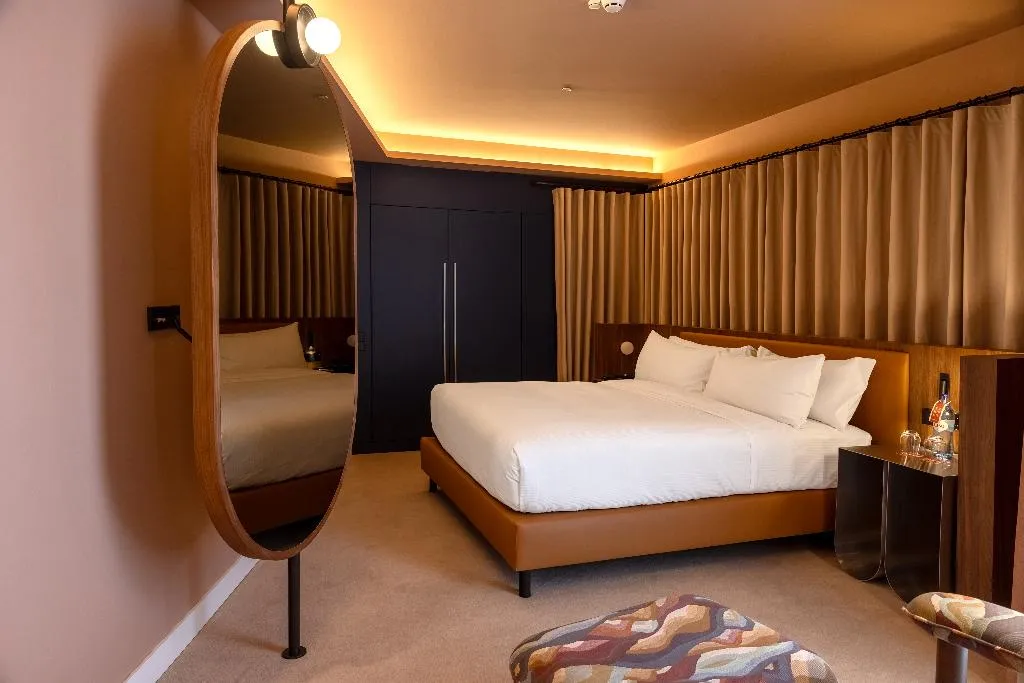 JUNIOR SUITE KING SIZE BED Room, Cenica Porto Hotel, Curio Collection By Hilton, Porto