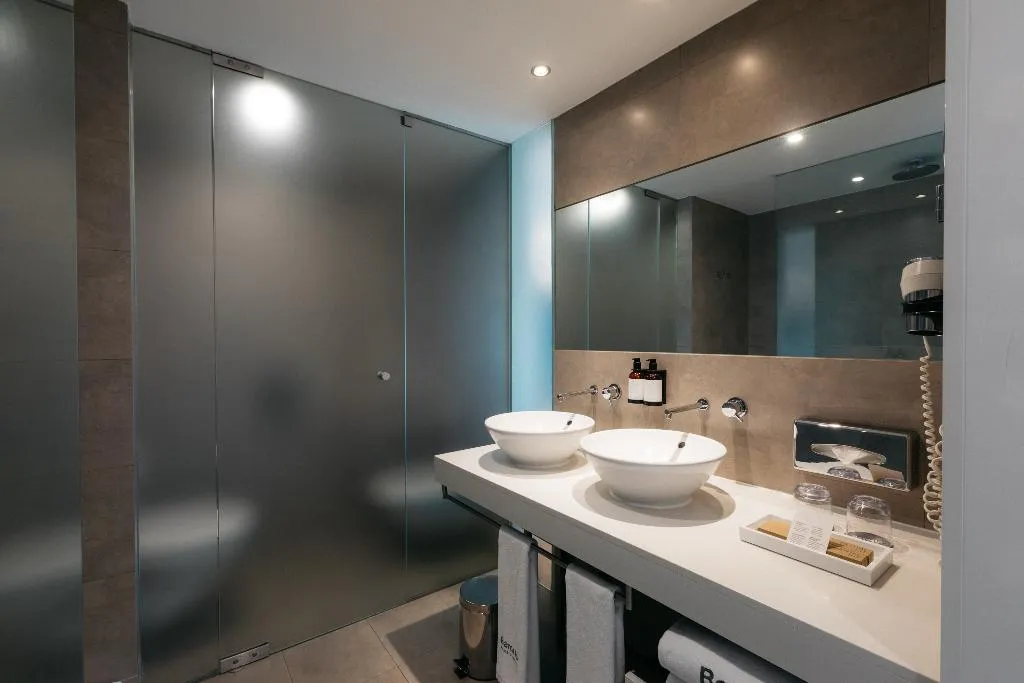 Double or Twin DELUXE Room, Barcelo Valencia, Valencia