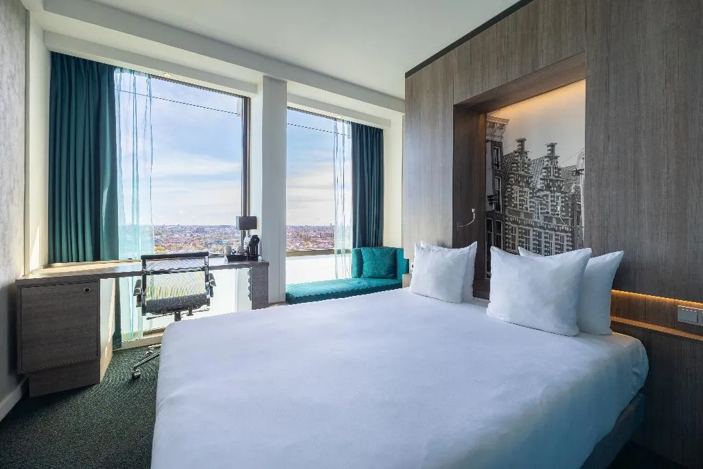 DOUBLE DELUXE KING BED Room, Leonardo Hotel Amsterdam Rembrandtpark, Amsterdam
