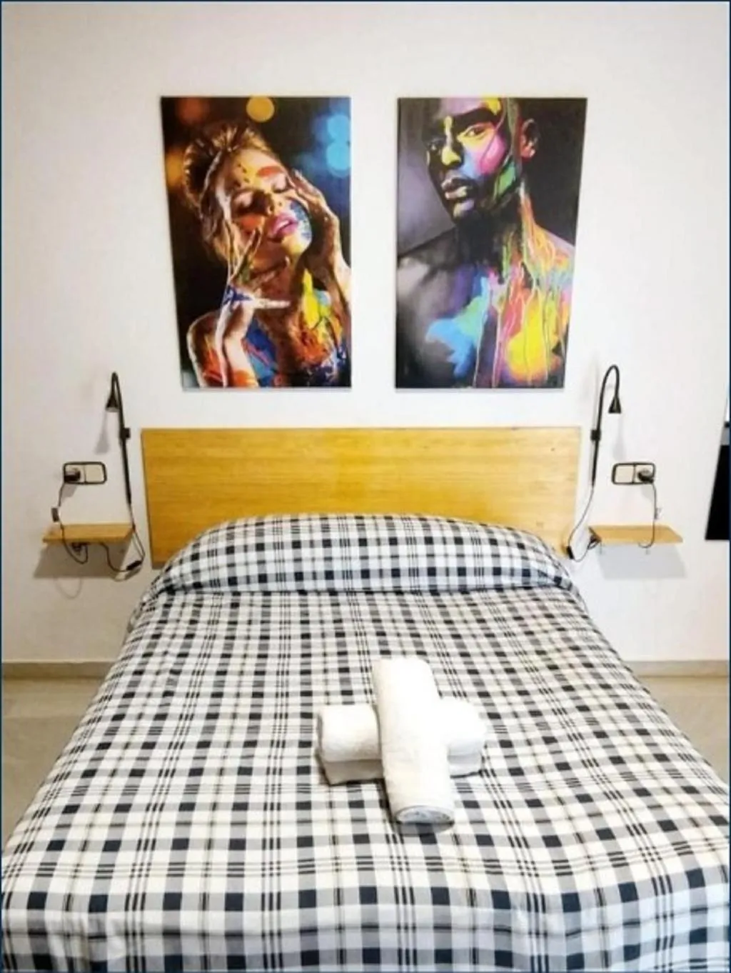 Room CAPACITY 1 Room, Arc House Plaza, Seville