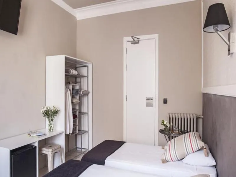 DOUBLE STANDARD Room, AinB Eixample Muntaner, Barcelona
