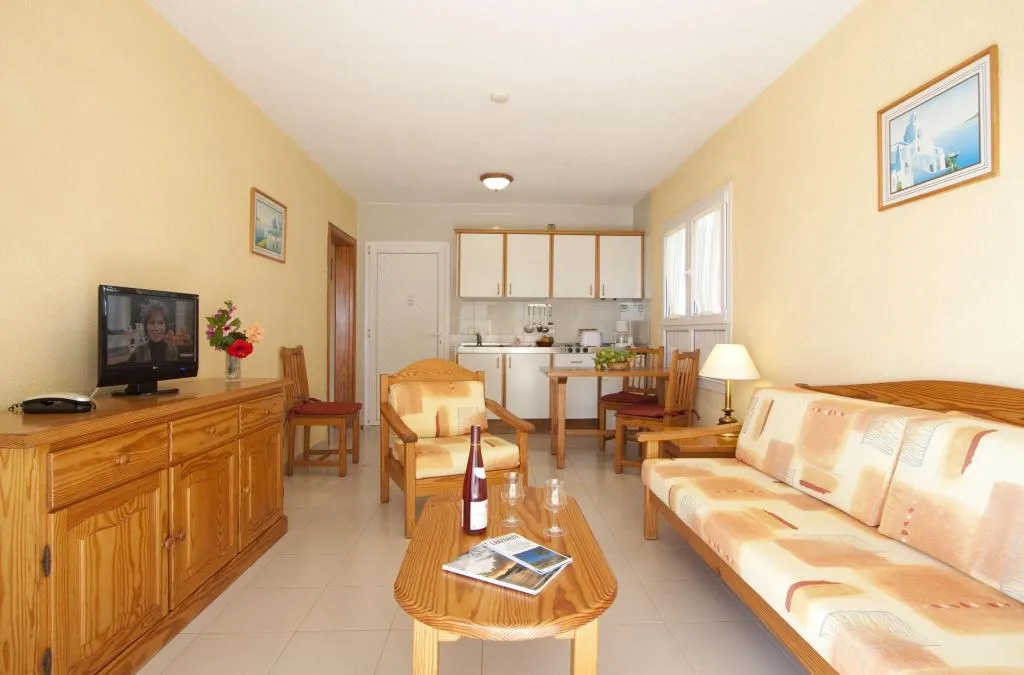 BUNGALOW SUPERIOR POOL VIEW Room, Playa Limones, Lanzarote