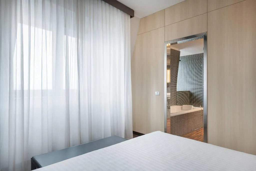 Room, AC Milano, Milan