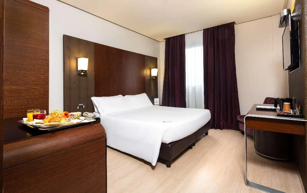 DOUBLE KING SIZE BED Room, Best Western Hotel Goldenmile Milan, Milan