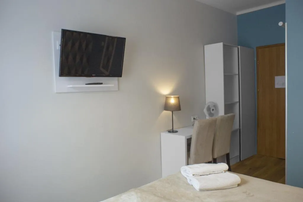 DOUBLE DELUXE Room, Hostel Premium Kraków, Krakow