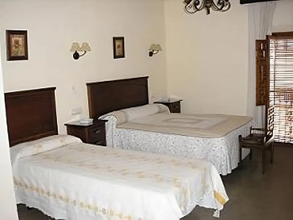 TRIPLE STANDARD Room, Hostal Colon, Andalucia