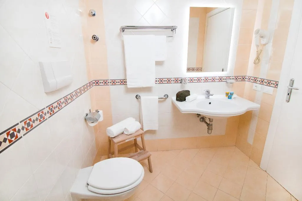 Double or Twin ECONOMY Room, Rivage Hotel, Naples
