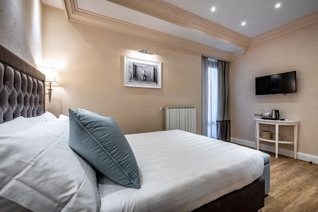 SINGLE SUPERIOR Room, Hotel Ungherese Small Luxury Hotel, Florence