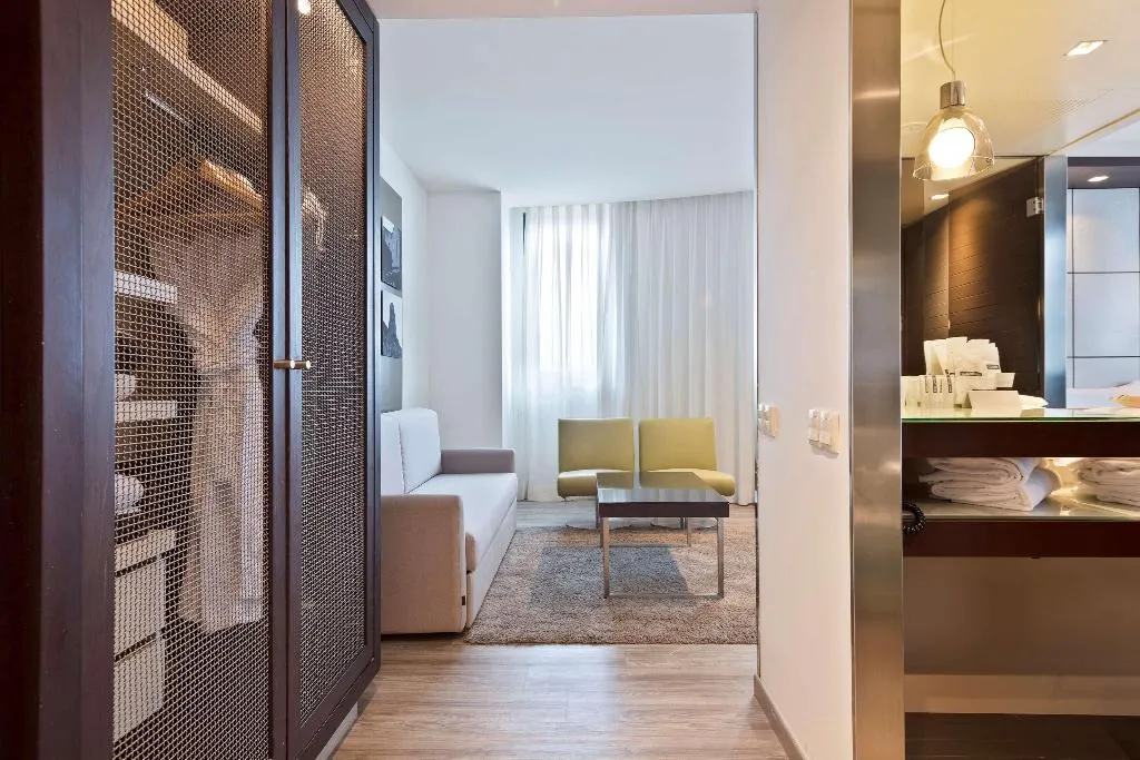 JUNIOR SUITE STANDARD Room, Hotel Barcelona Condal Mar Affiliated by Meliá, Barcelona