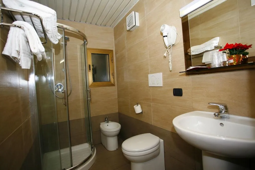 QUADRUPLE THREE BEDS Room, Adler, Milan