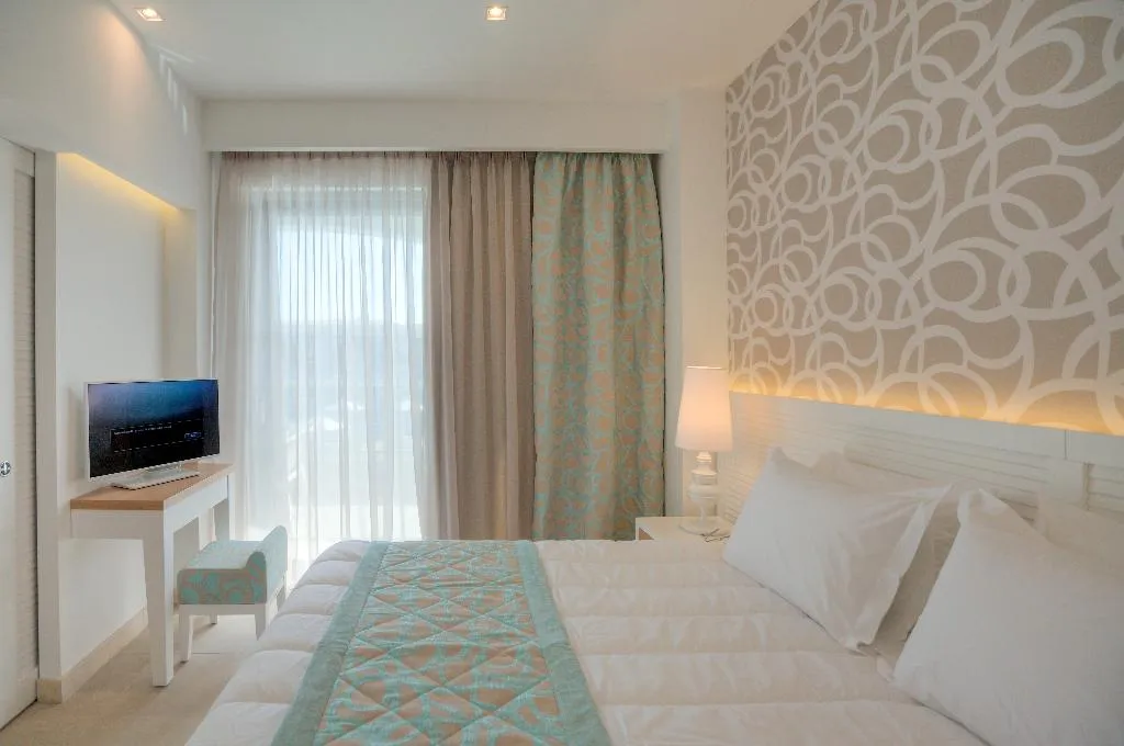 JUNIOR SUITE STANDARD Room, Blue Lagoon Queen, Halkidiki