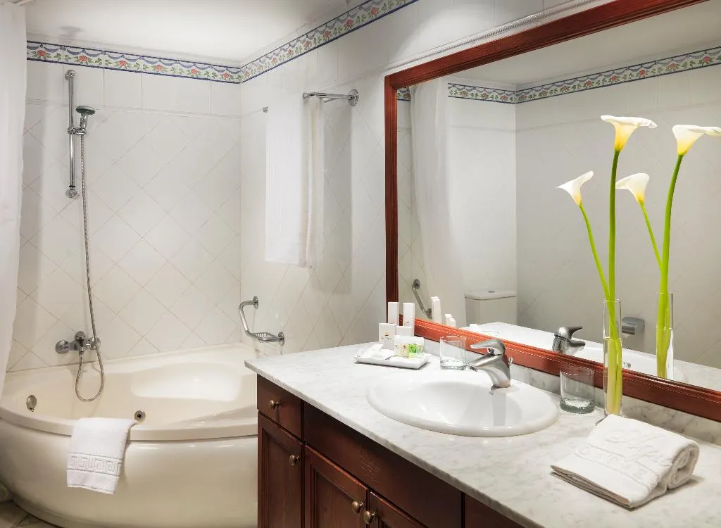 SUITE SEA VIEW TWO BEDROOMS Room, Las Aguilas Tenerife Affiliated By Melia, Tenerife