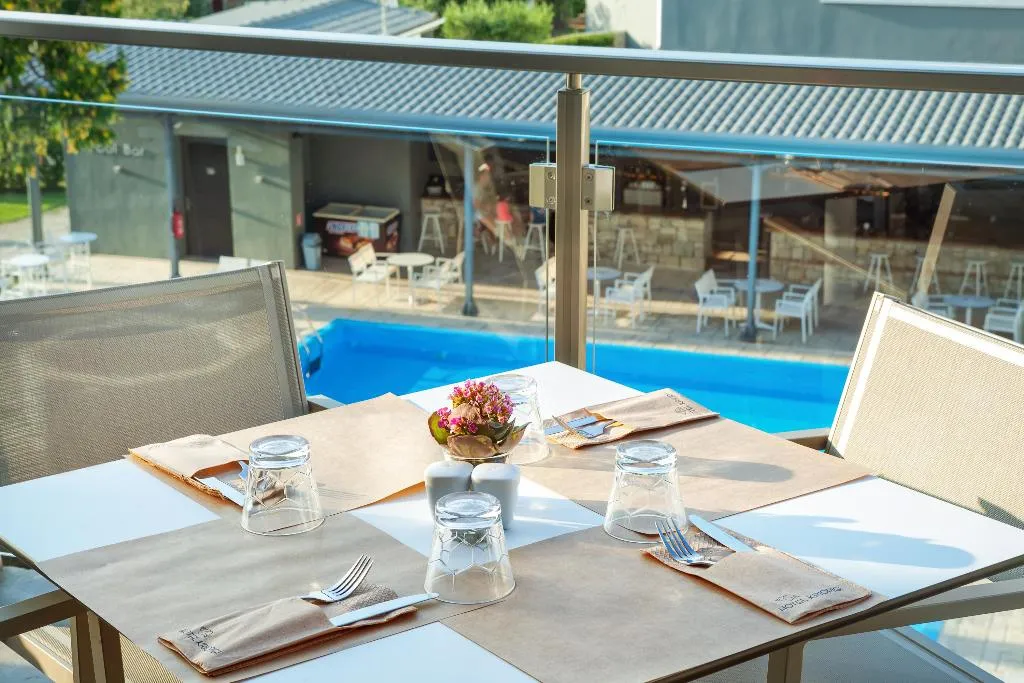 Restaurant, Kriopigi Hotel, Halkidiki