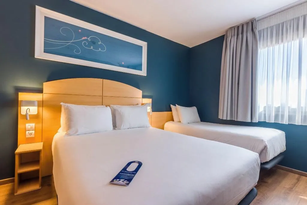 TRIPLE STANDARD Room, Travelodge Madrid Alcala de Henares, Madrid