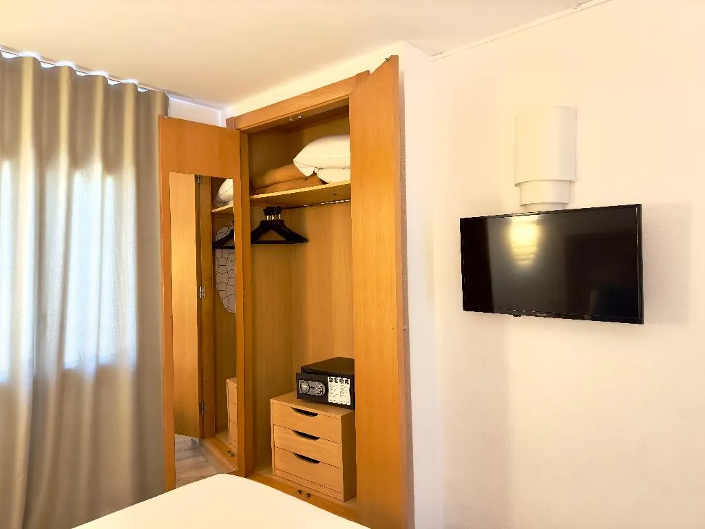 APARTMENT CAPACITY 3 Room, Flip Flop Surfing Playa Apartments, Majorca
