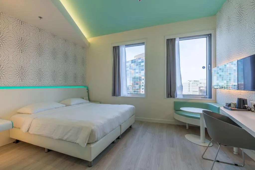 DOUBLE SUPERIOR KING BED Room, Park Inn By Radisson Amsterdam City West, Amsterdam