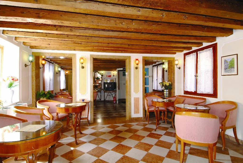 Lobby, San Gallo, Venice