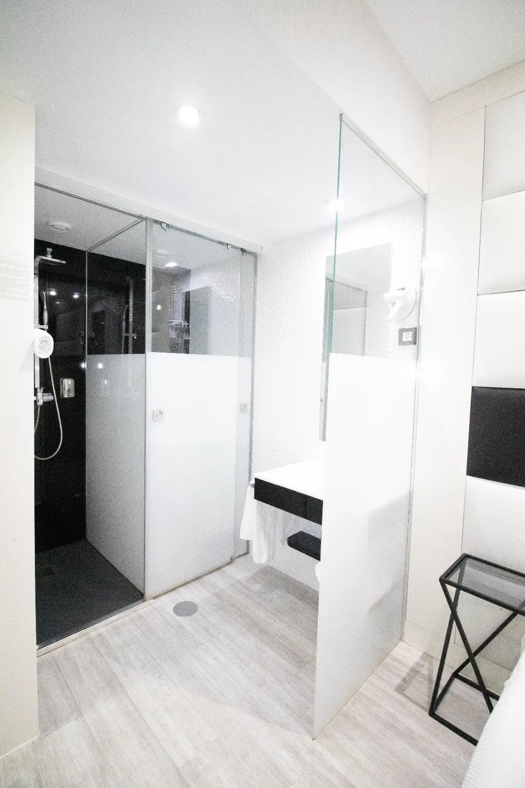 DOUBLE SINGLE USE STANDARD Room, Avenida de España, Madrid