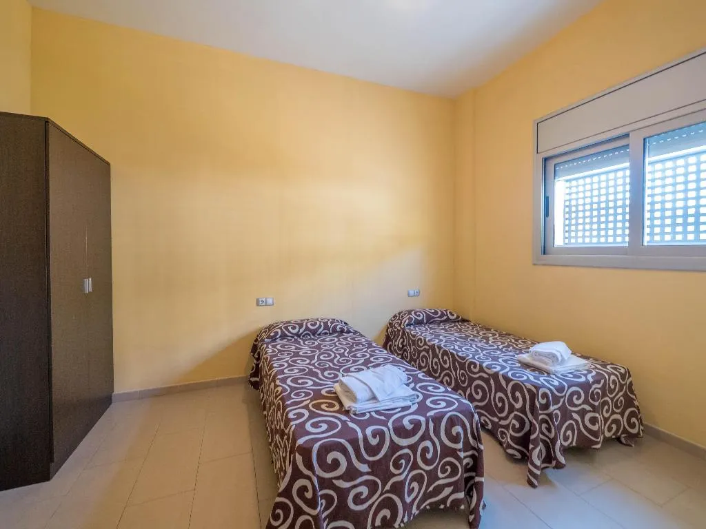 APARTMENT CAPACITY 4 ONE BEDROOM Room, Apartaments AR Espronceda, Costa Brava