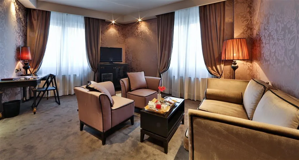 JUNIOR SUITE STANDARD Room, Hotel Mozart, Milan