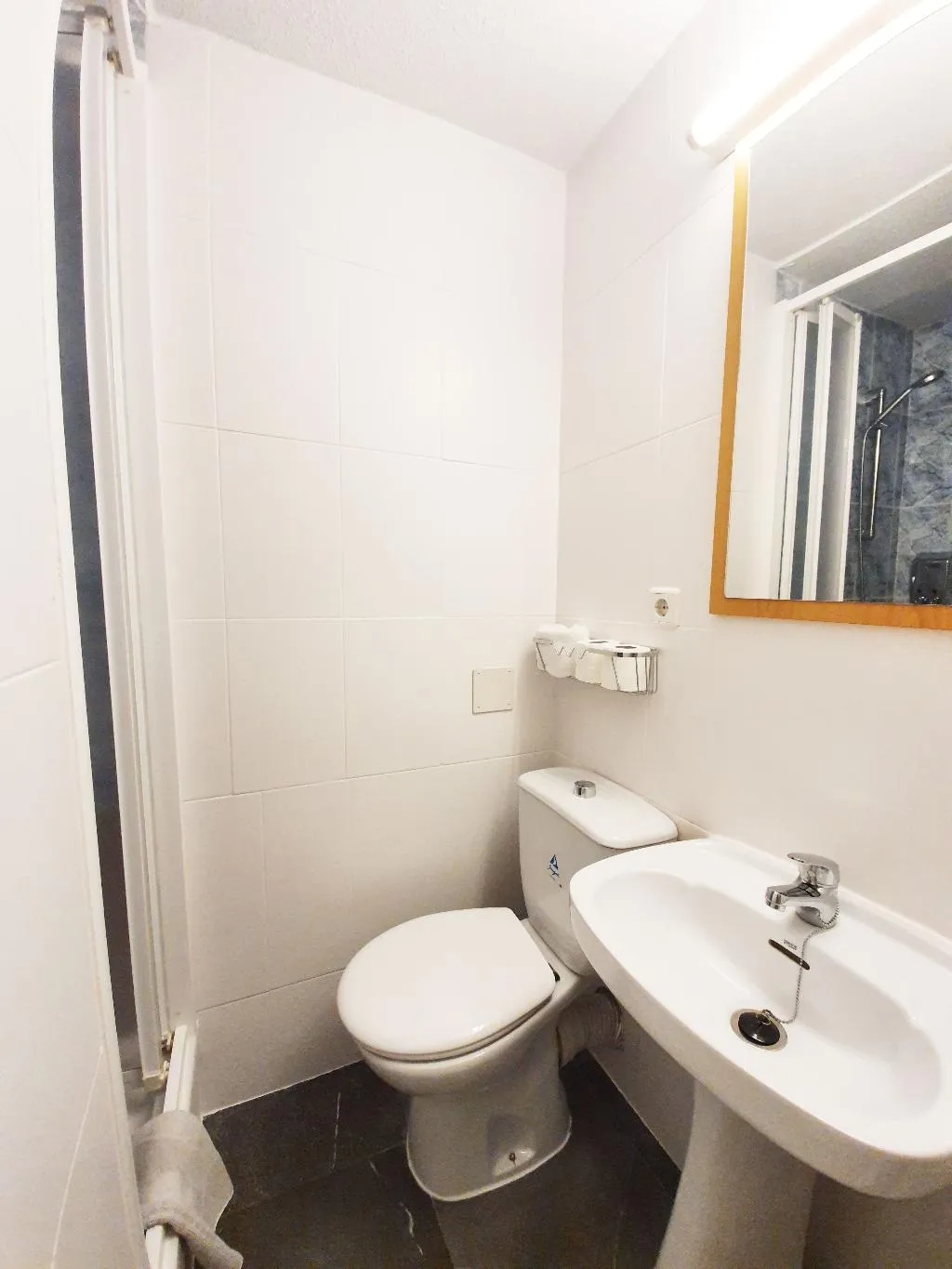 SINGLE STANDARD Room, Hostal Alicante, Madrid