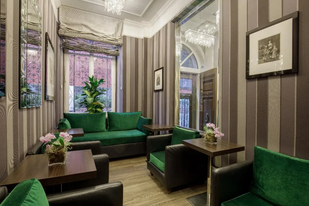 Lobby, Royal Court, Rome