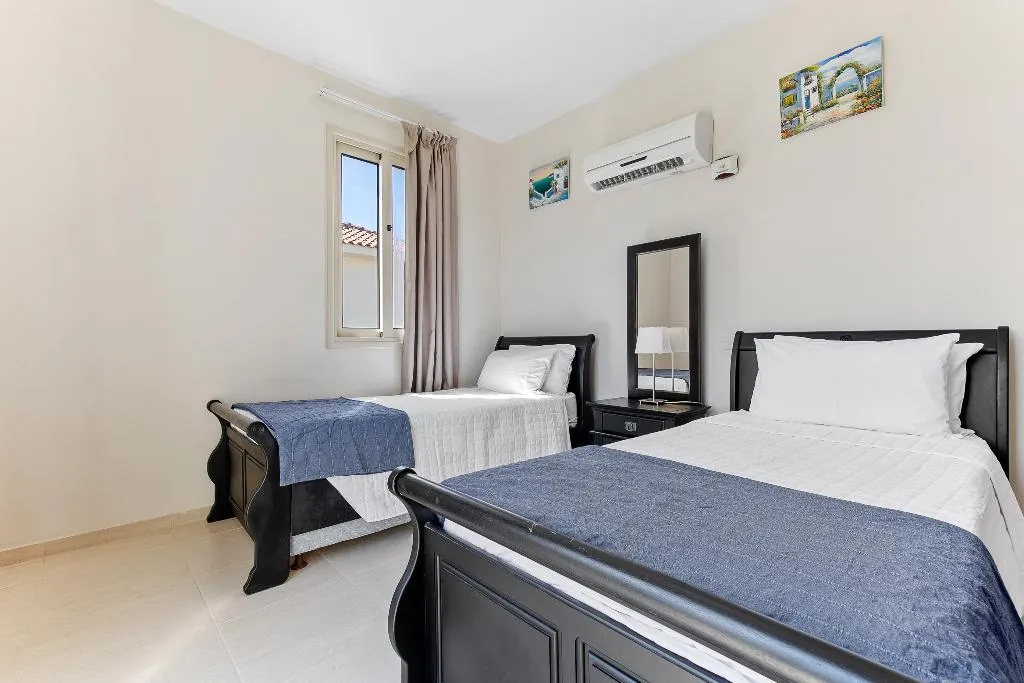 VILLA THREE BEDROOMS WITH PRIVATE POOL Room, Sea Point Villas, Cyprus