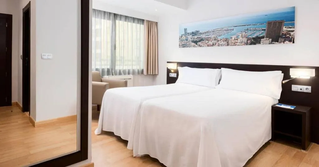 Room, Hotel Alicante Gran Sol Affiliated by Melia, Costa Blanca