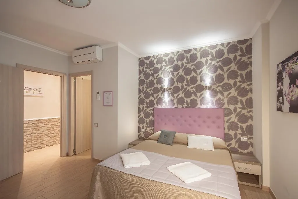 QUADRUPLE CONNECTING ROOM Room, Rome Kings Suite, Rome