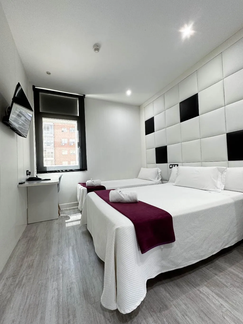 DOUBLE STANDARD Room, Avenida de España, Madrid