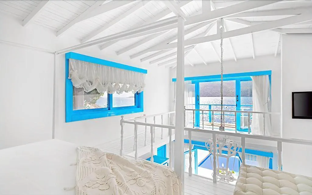 Room, Sabrina's Haus, Dalaman