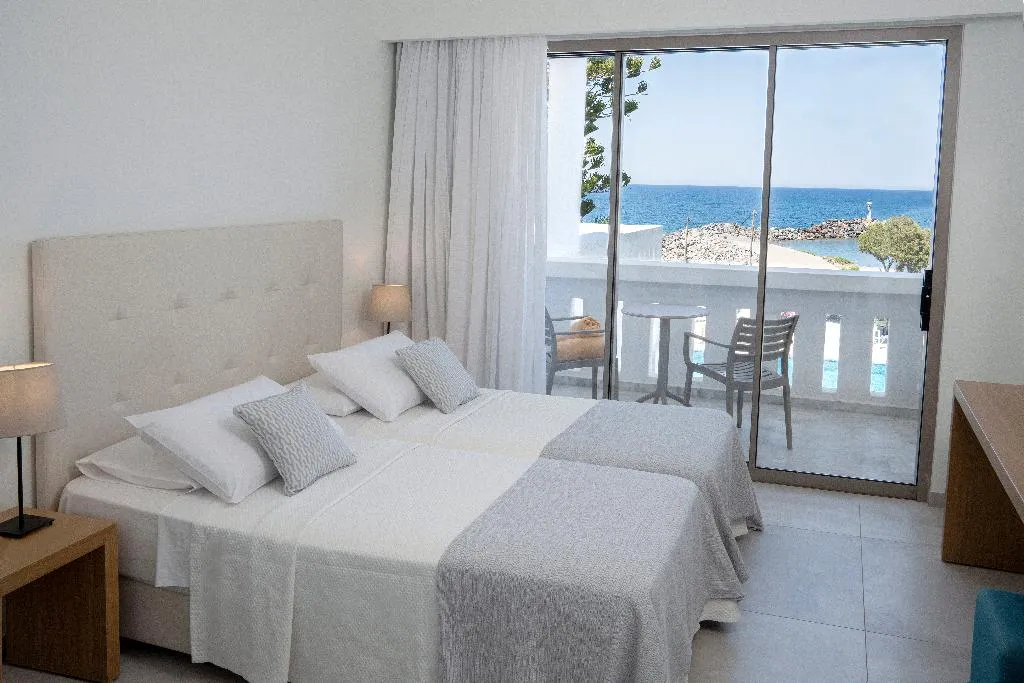 Double or Twin SEA FRONT Room, Maritimo Beach Hotel, Crete