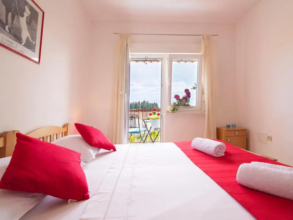APARTMENT CAPACITY 4 Room, Apartments Iskra, Split
