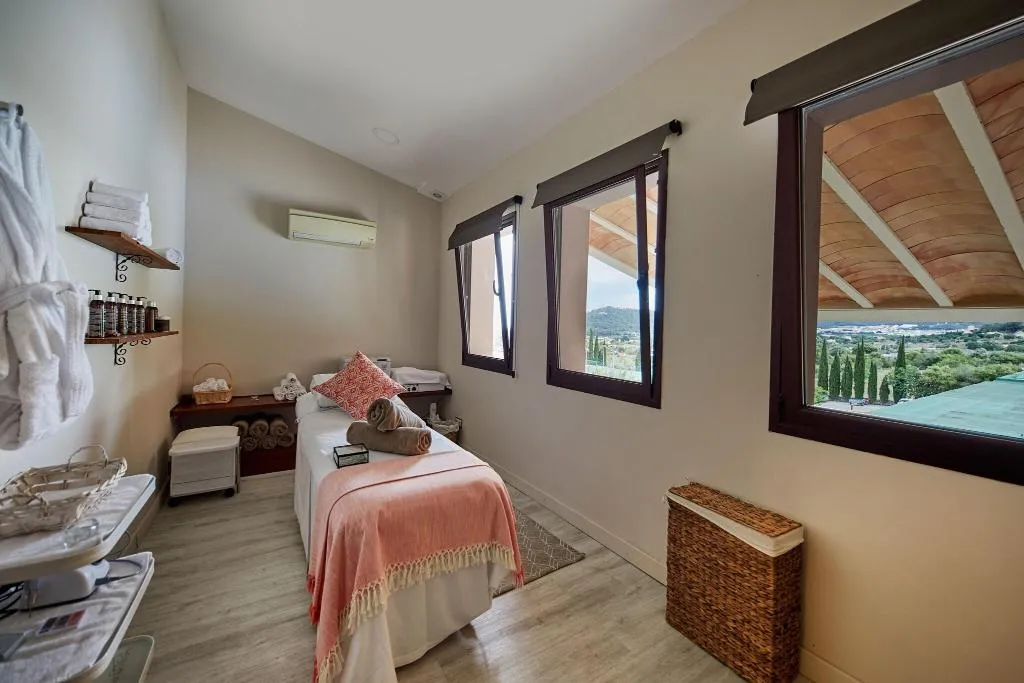 Sports and Entertainment, Pula Suites Boutique Resort, Majorca