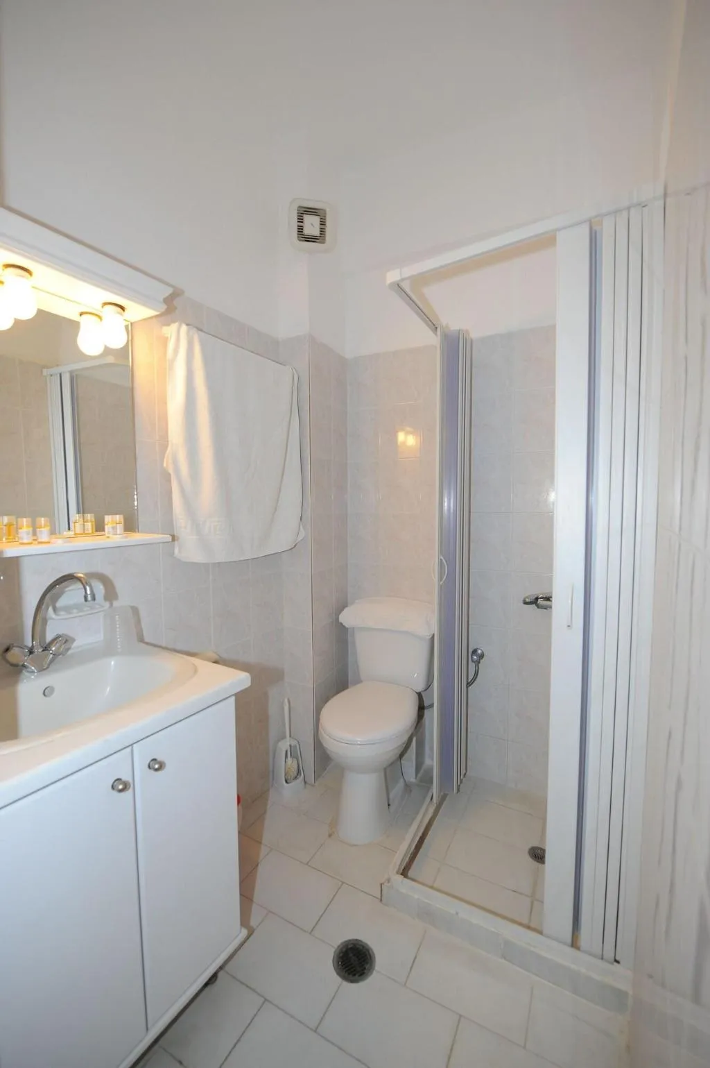 Room, Orfeas Apartments, Santorini