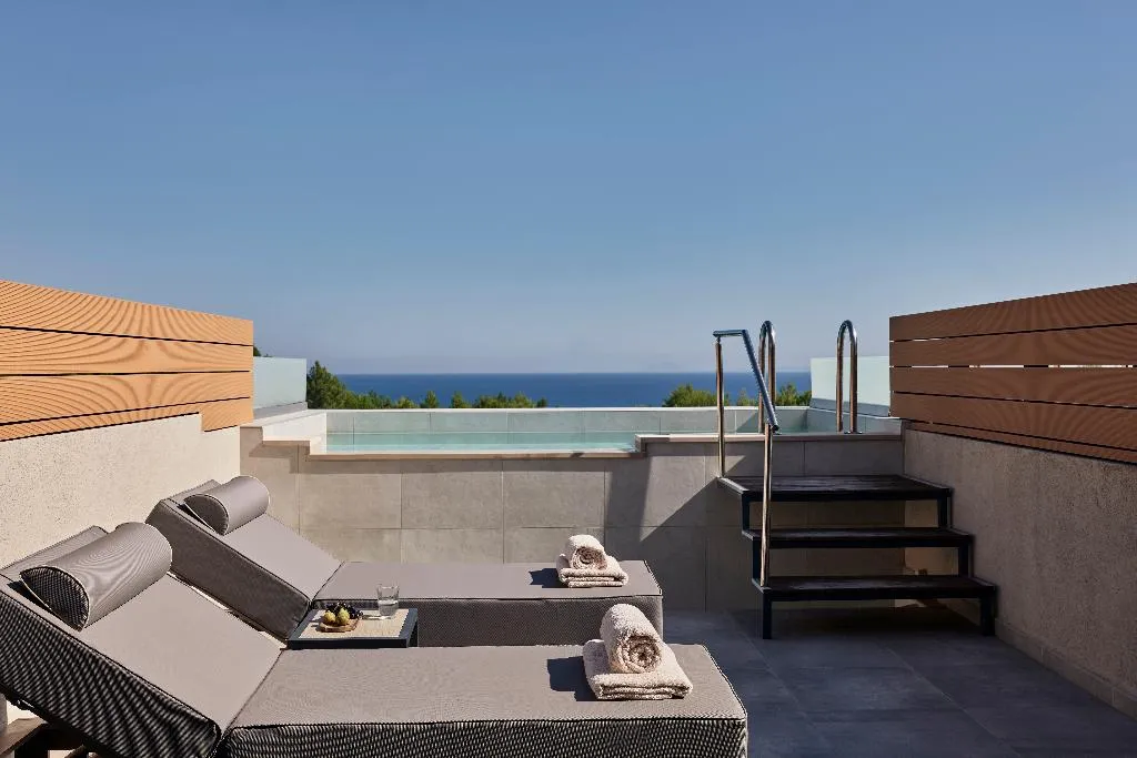 JUNIOR SUITE SEA VIEW WITH PRIVATE POOL Room, Celestial All Suites, Kefallinia