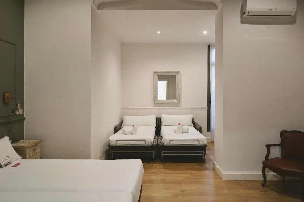 QUADRUPLE STANDARD Room, Meson Castilla Atiram Hotel, Barcelona