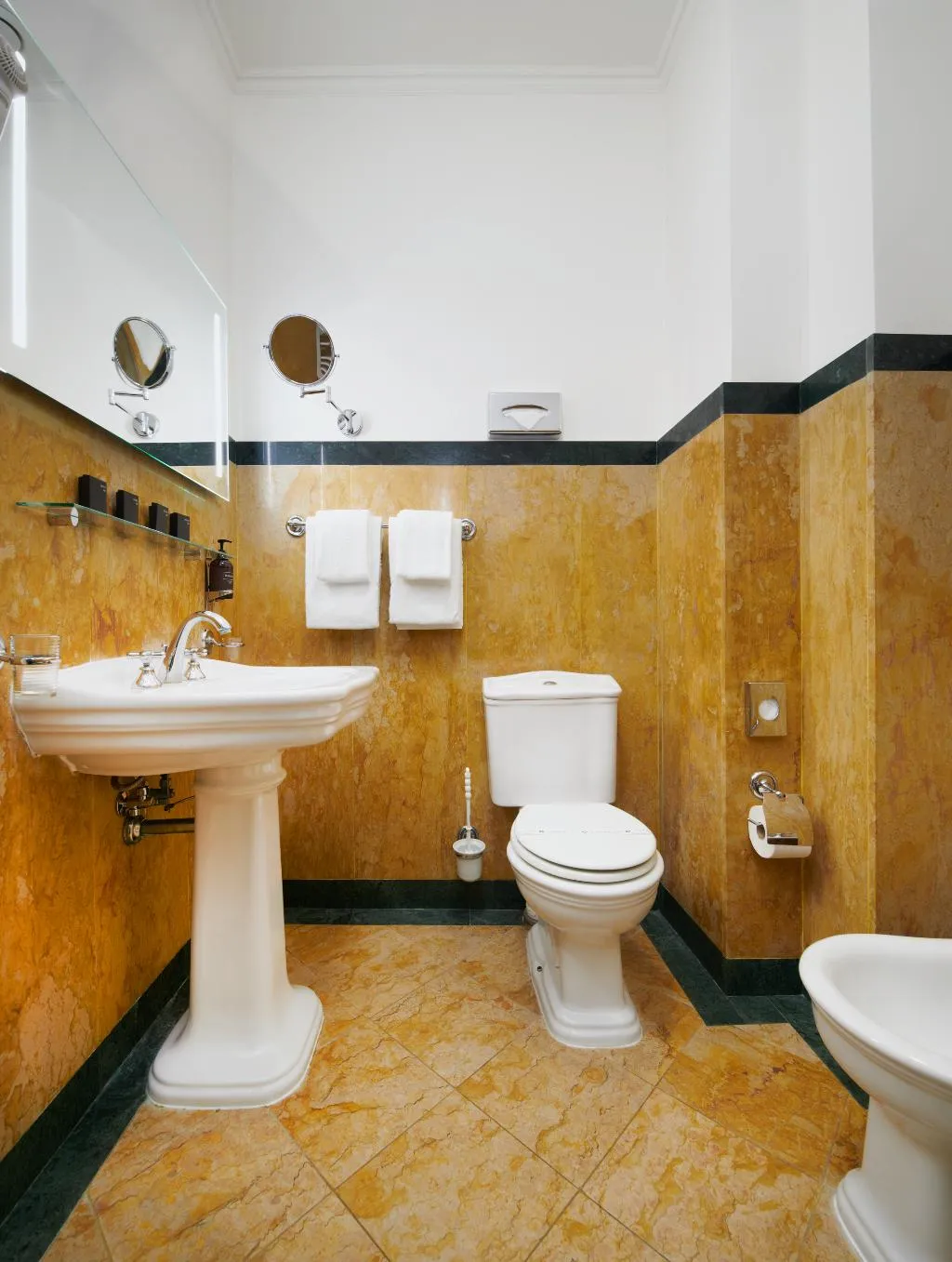 QUADRUPLE STANDARD Room, Charles Bridge Palace, Prague