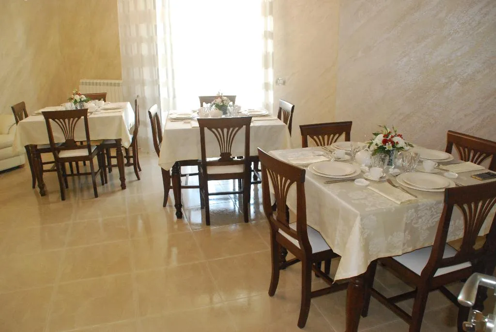 Restaurant, Daphnae House, Catania
