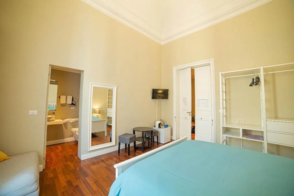 Room, Le 4 Leggende, Catania
