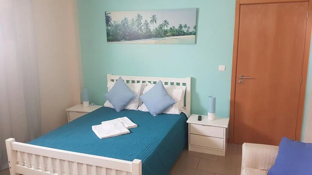 Room, Fx Pena, Madeira