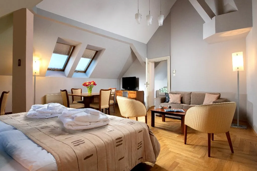APARTMENT DELUXE Room, Red Brick Apartments, Krakow