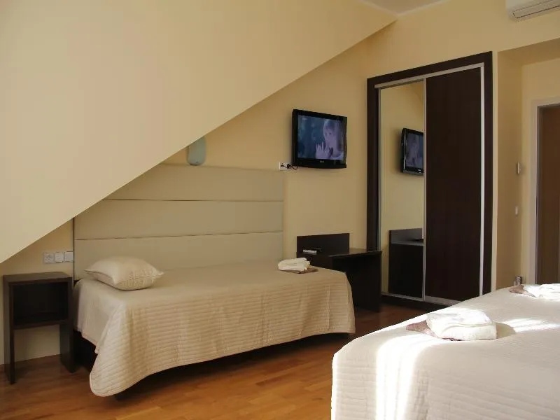 TRIPLE STANDARD Room, Hotel Unique, Prague