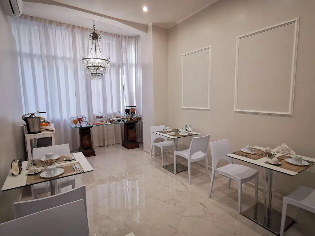 Restaurant, Residenza Borbonica, Naples